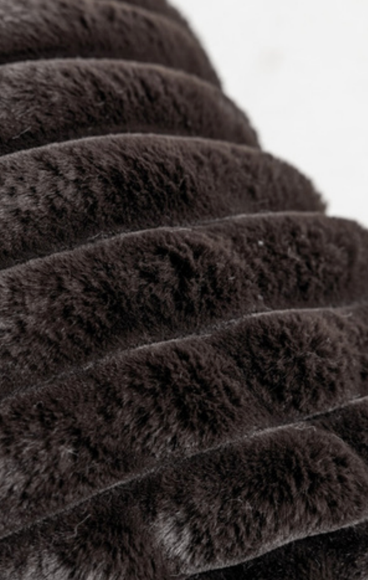 Velvet Ridge Collection – Luxurious Textured Cushions